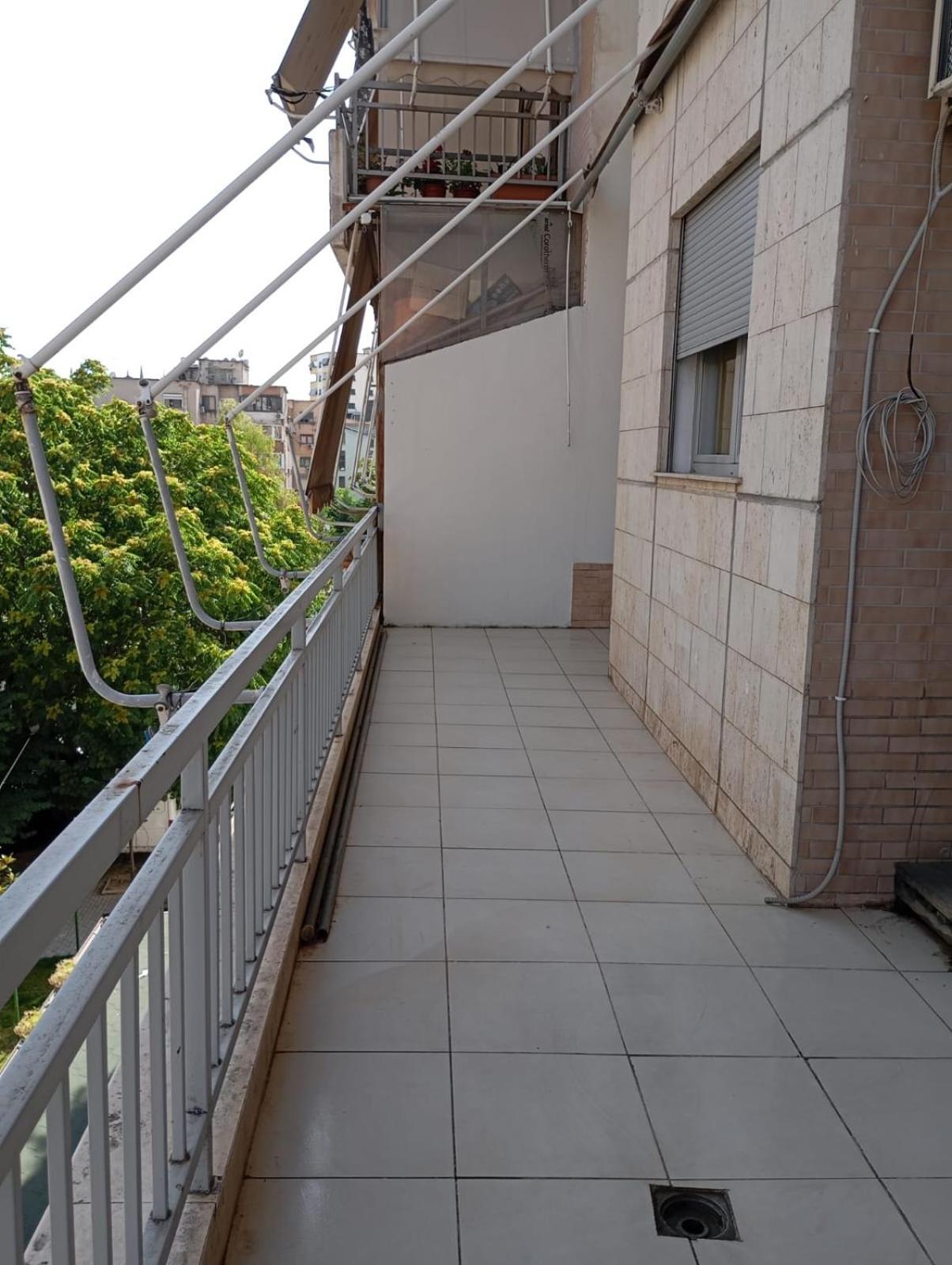 Royal Hostel Tirana Exterior photo